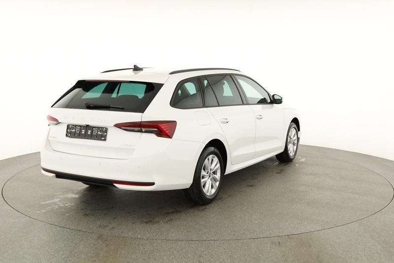 Neu Skoda Octavia Selection 2026 Candy weiß Kombi