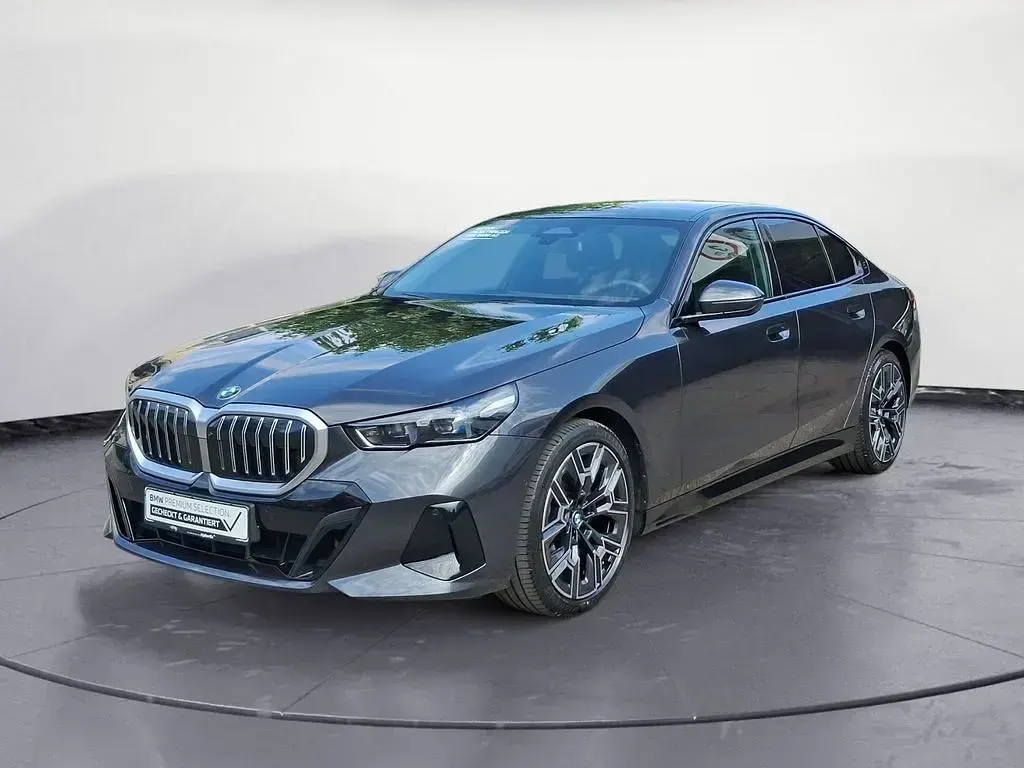 Gebraucht BMW 520 M Sport 197 PS (144 kW) 2025 Blau Limousine