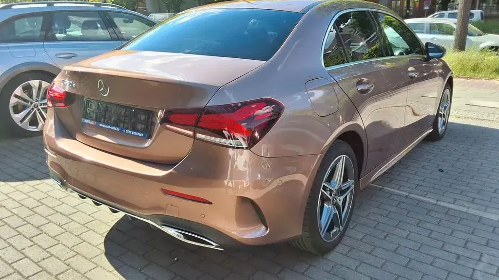 Gebraucht Mercedes A250 AMG line 160 PS (117 kW) 2022 Gold Limousine