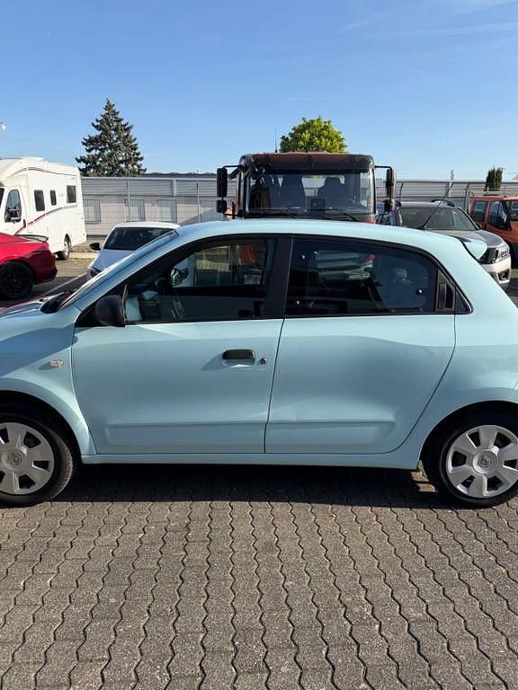 Second-hand Renault Twingo Expression 71 CP (52 kW) 2014 Hatchback