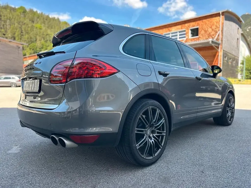 Gebraucht Porsche Cayenne Turbo 500 PS (367 kW) 2012 Grau SUV