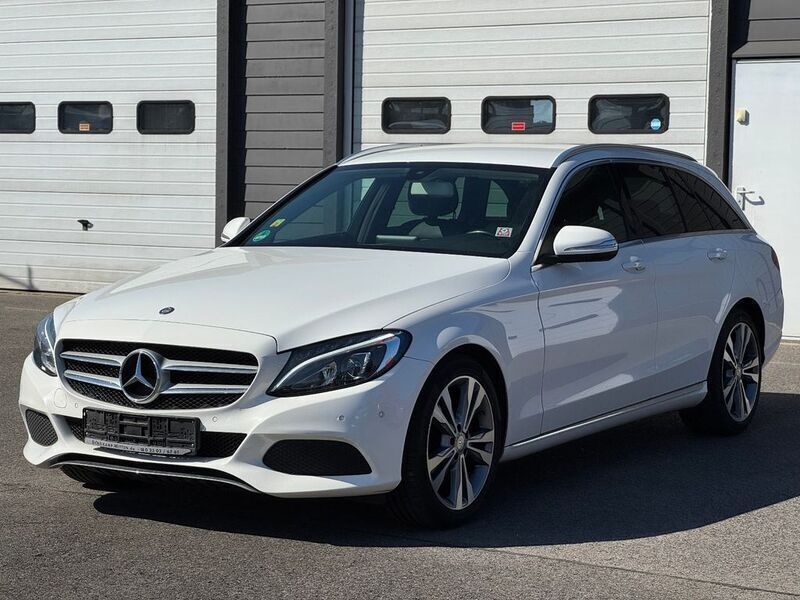 Weiß Gebraucht 2015 Mercedes C180 Kombi | 9.600 € (Fairer Preis) - Bild 1/4