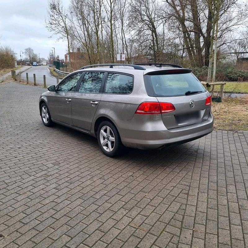 Gebraucht VW Passat 105 PS (77 kW) 2013 Gold Kombi