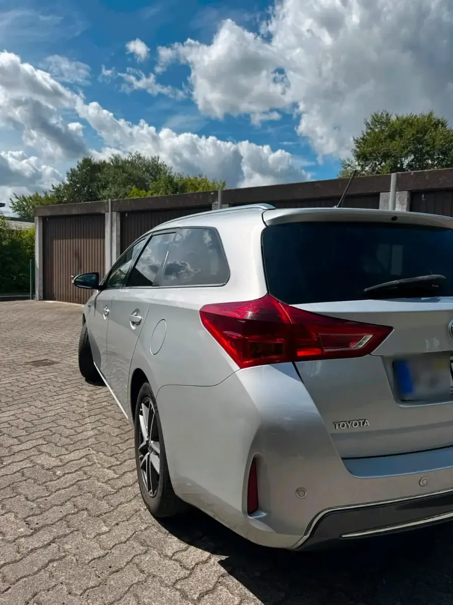Gebraucht Toyota Auris 109 PS (80 kW) 2015 Silber Kombi