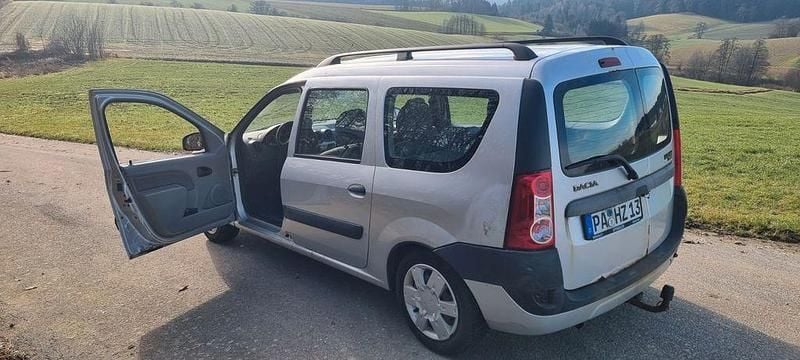 Gebraucht Dacia Logan MCV Lauréate 105 PS (77 kW) 2008 Silber Limousine