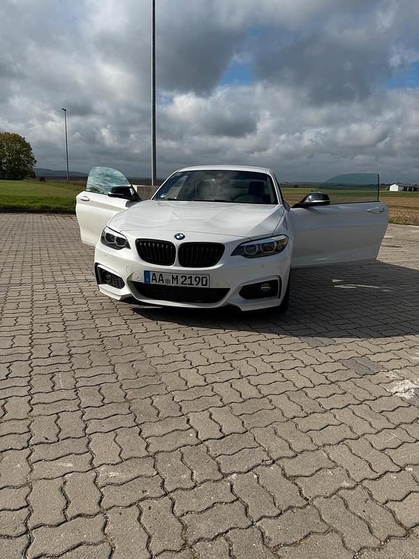 Weiß Gebraucht 2019 BMW 220 M Sport Coupé | 17.500 € (Superpreis) - Bild 1/4