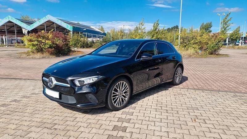 Schwarz Gebraucht 2021 Mercedes A160 Progressive Limousine | 20.500 € (Guter Preis) - Bild 1/4