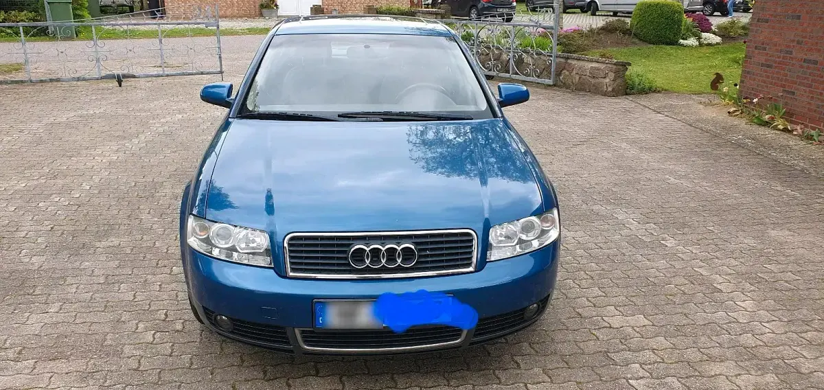 Gebraucht Audi A4 102 PS (75 kW) 2001 Blau Limousine