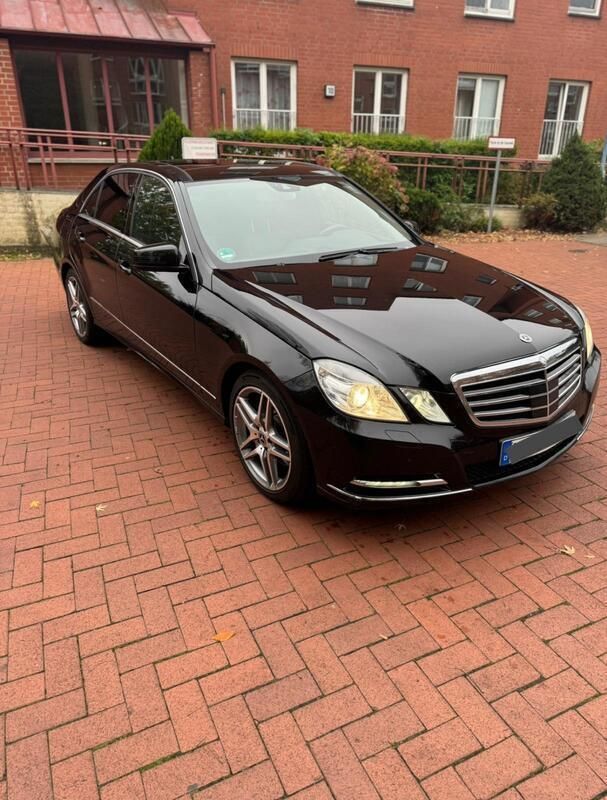 Schwarz Gebraucht 2013 Mercedes E350 AMG Limousine | 11.800 € (Guter Preis) - Bild 1/4