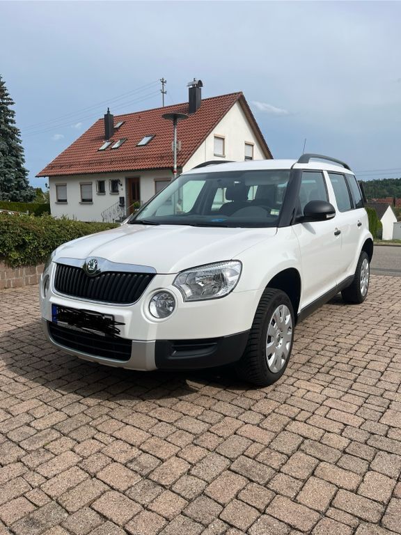Weiß Gebraucht 2010 Skoda Yeti SUV | 6.200 € (Guter Preis) - Bild 1/4
