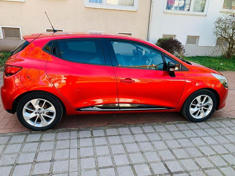 Gebraucht Renault Clio IV 91 PS (66 kW) 2016 Rot Kleinwagen