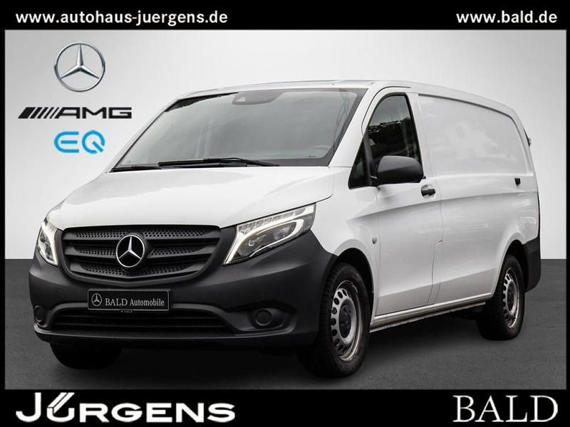 Weiß Gebraucht 2022 Mercedes Vito Van / Kleinbus | 33.903 € (Superpreis) - Bild 1/4