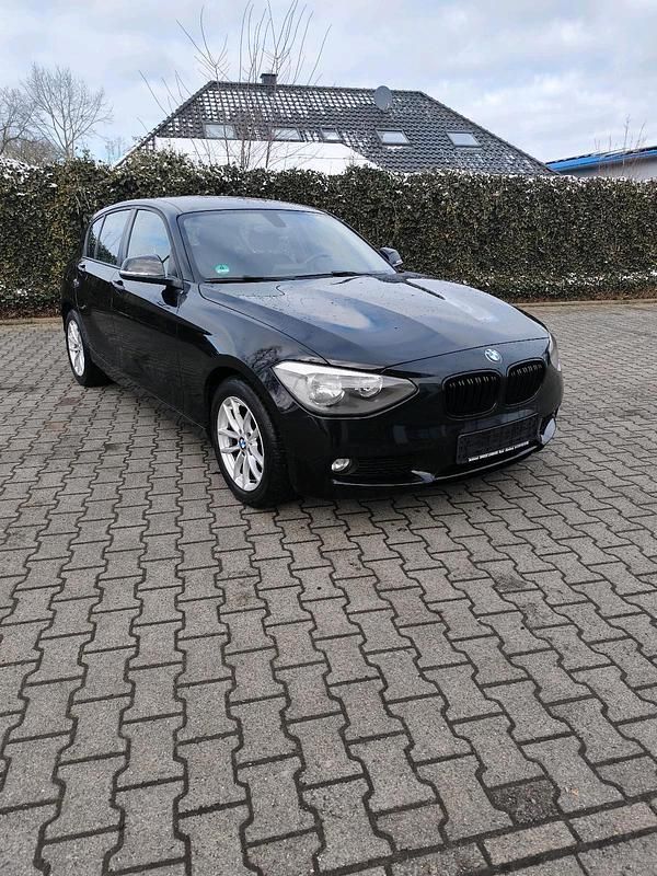 Gebraucht BMW 116 116 PS (85 kW) 2012 Schwarz Kleinwagen