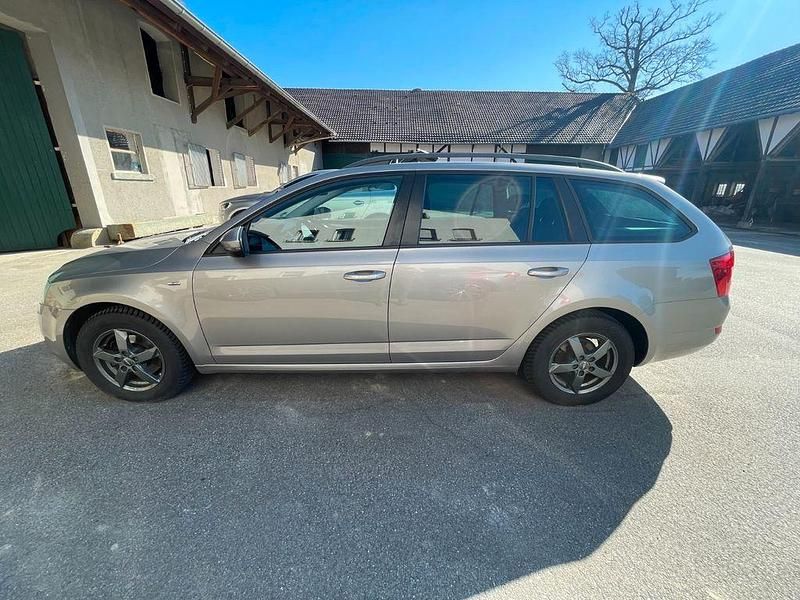 Gebraucht Skoda Octavia Joy 110 PS (80 kW) 2017 Grau Kombi