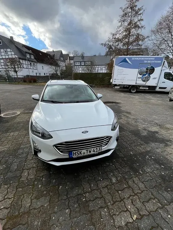 Gebraucht Ford Focus Titanium 120 PS (88 kW) 2020 Weiß Limousine