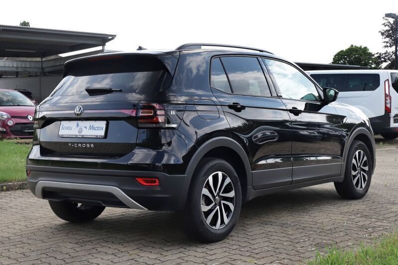 Gebraucht VW T-Cross Active 110 PS (80 kW) 2021 Deep black perleffekt SUV