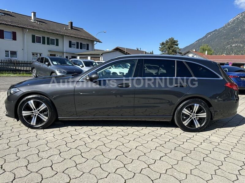 Gebraucht Mercedes C220 370 PS (272 kW) 2024 Lack graphitgrau Kombi