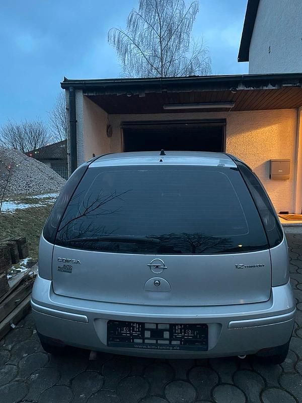 Gebraucht Opel Corsa 80 PS (58 kW) 2005 Silber Kleinwagen
