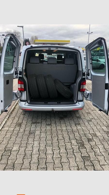 Gebraucht VW Caravelle 140 PS (102 kW) 2015 Silber Van / Kleinbus
