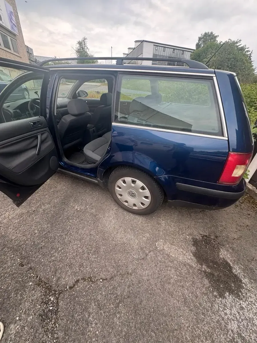 Usata VW Passat 131 CV (96 kW) 2004 Blu Station wagon