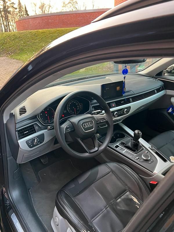 Gebraucht Audi A4 150 PS (110 kW) 2016 Schwarz Kombi