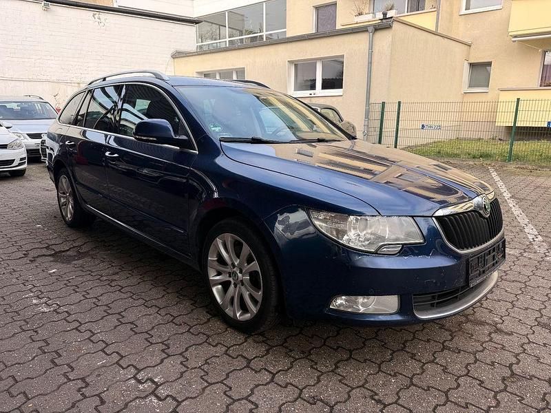 Gebraucht Skoda Superb 160 PS (117 kW) 2010 Blau Limousine