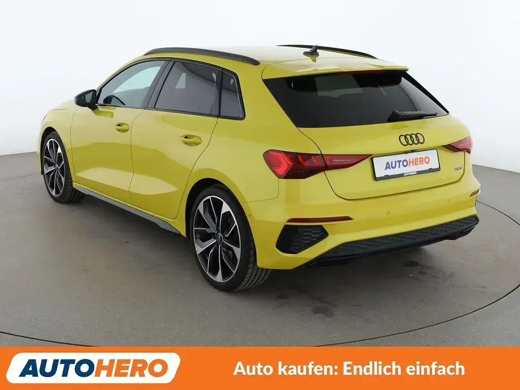 Gebraucht Audi A3 S-Line 190 PS (139 kW) 2023 Gelb Limousine
