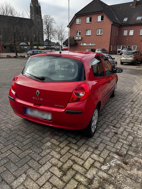 Gebraucht Renault Clio II 67 PS (49 kW) 2006 Rot Kleinwagen