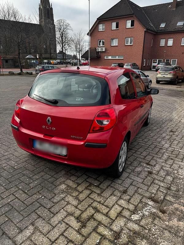 Gebraucht Renault Clio II 68 PS (50 kW) 2006 Rot Kleinwagen
