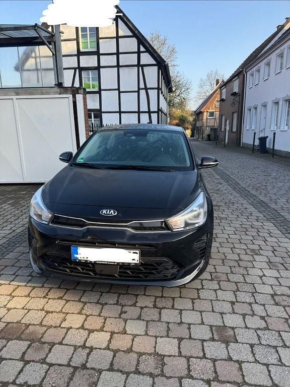 Gebraucht Kia Rio 84 PS (61 kW) 2021 Schwarz Limousine