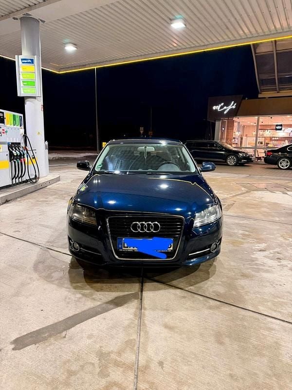 Blau Gebraucht 2011 Audi A3 Kleinwagen | 2.500 € (Superpreis) - Bild 1/4