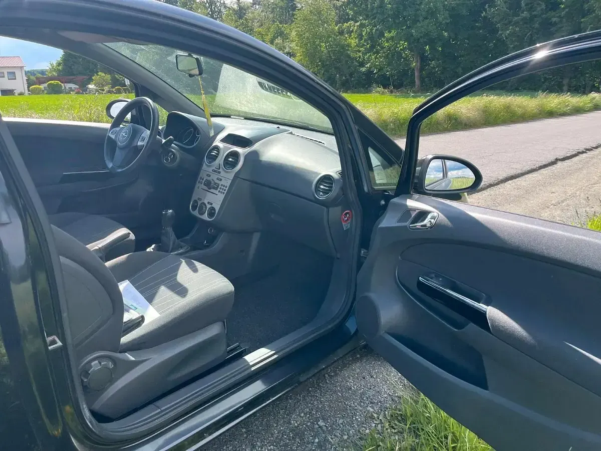 Gebraucht Opel Corsa 75 PS (55 kW) 2008 Schwarz Kleinwagen