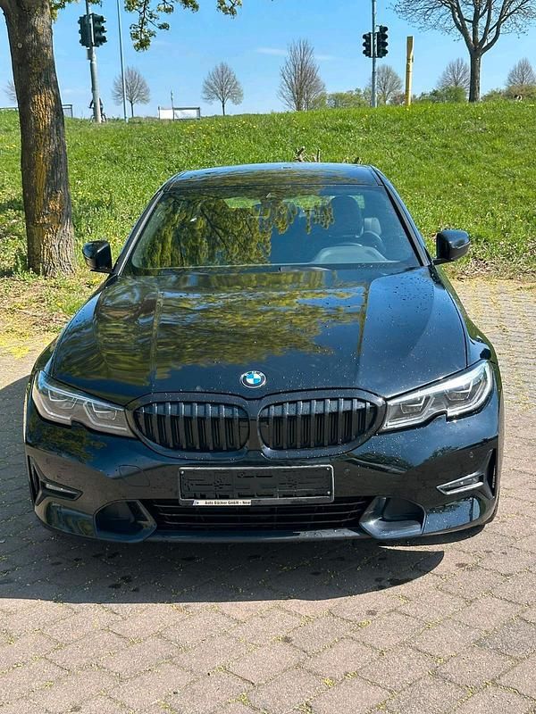 Gebraucht BMW 320 Performance 190 PS (139 kW) 2022 Schwarz Limousine