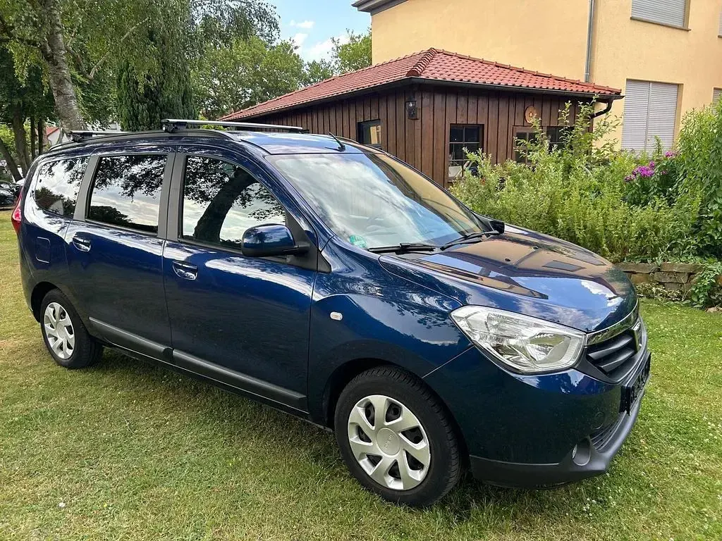 Gebraucht Dacia Lodgy Lauréate 102 PS (75 kW) 2016 Blau Van / Kleinbus