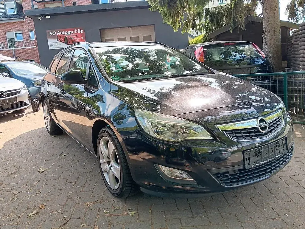 Gebraucht Opel Astra Edition 120 PS (88 kW) 2011 Schwarz Kombi