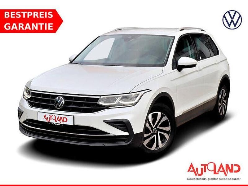Weiß Gebraucht 2022 VW Tiguan Active SUV | 25.950 € (Fairer Preis) - Bild 1/4