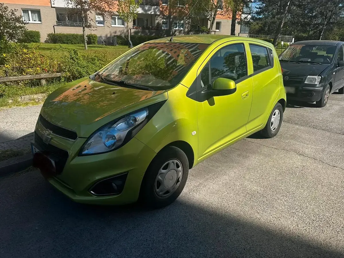 Second-hand Chevrolet Spark 2014 Verde Hatchback