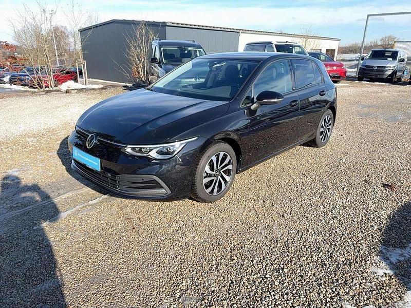 Gebraucht VW Golf VIII Active 150 PS (110 kW) 2022 Deep black perleffekt Limousine