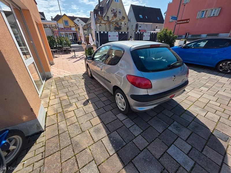 Gebraucht Peugeot 206 Filou 75 PS (55 kW) 2002 Silber Limousine