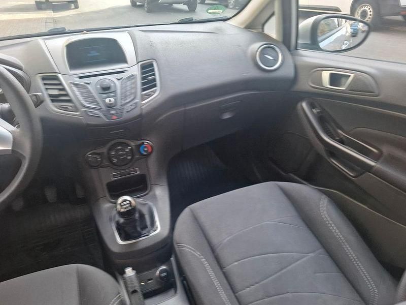 Gebraucht Ford Fiesta Titanium 95 PS (69 kW) 2013 Silber Kleinwagen