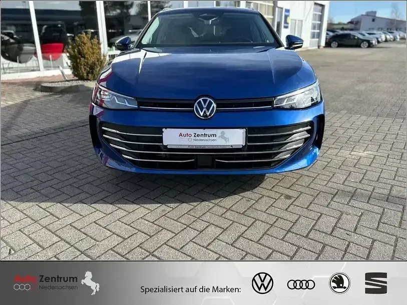 Gebraucht VW Passat Business 150 PS (110 kW) 2024 Reef blue metallic Kombi
