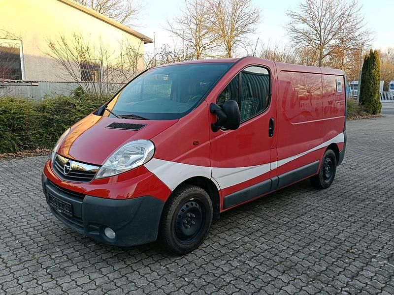 Gebraucht Opel Vivaro 115 PS (84 kW) 2012 Rot Van / Kleinbus