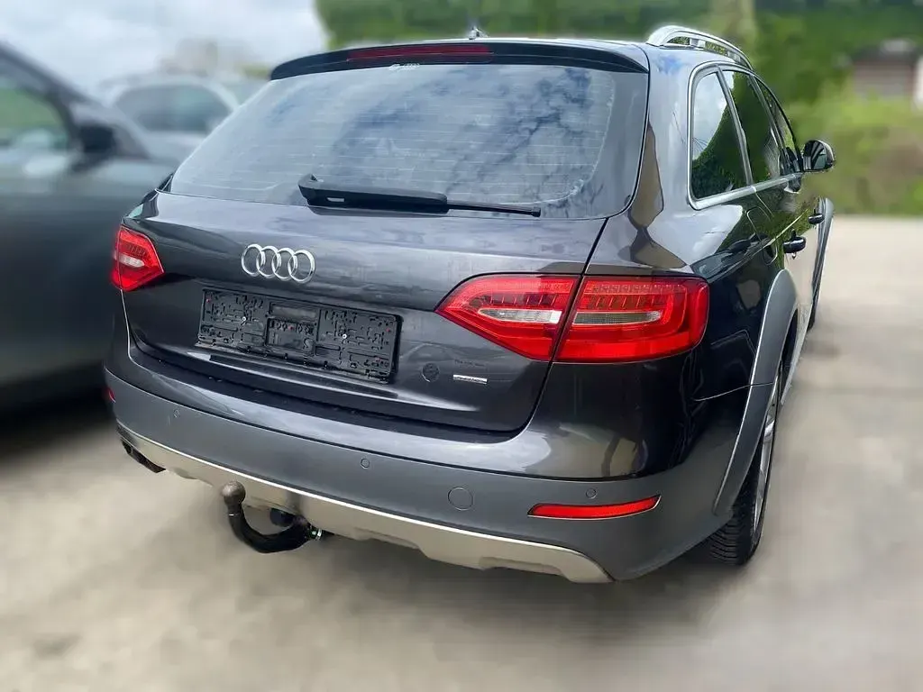 Używany Audi A4 Allroad 245 KM (180 kW) 2014 Szary Kombi