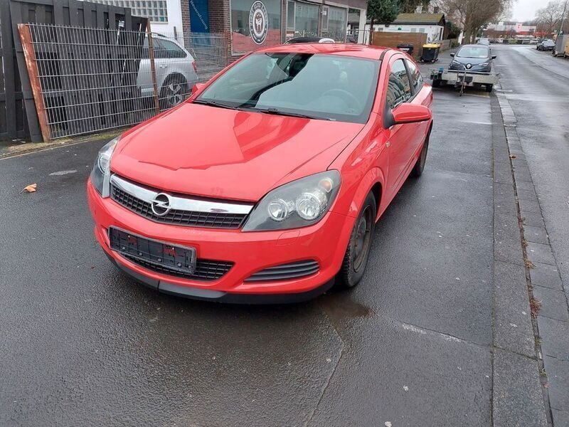 Rot Gebraucht 2009 Opel Astra GTC Selection Coupé | 2.850 € (Superpreis) - Bild 1/4