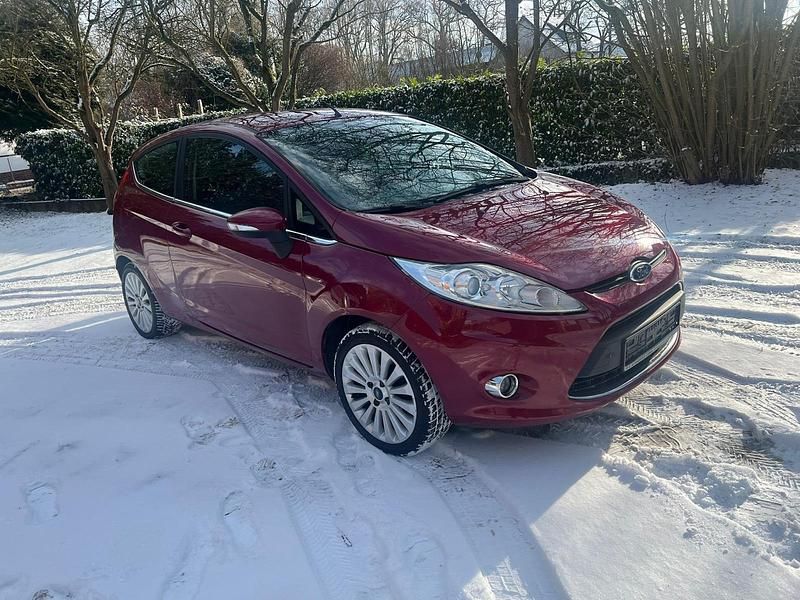 Gebraucht Ford Fiesta 97 PS (71 kW) 2009 Rot Kleinwagen