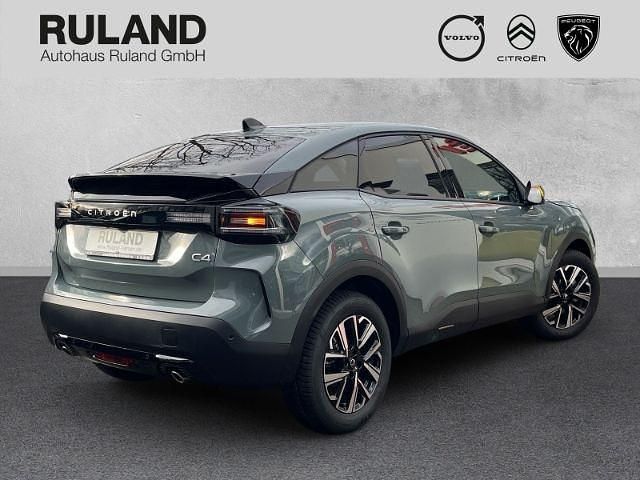 Neu Citroën C4 145 PS (106 kW) 2025 Gruen SUV