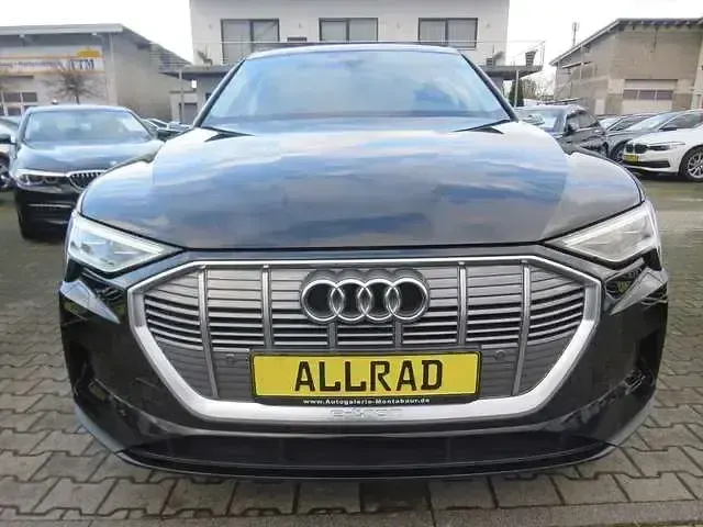 Gebraucht Audi e-tron Sportback Basis 220 kW (300 PS) 2021 Schwarz SUV