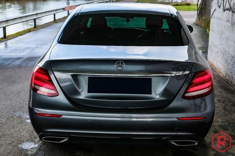 Gebraucht Mercedes E200 Exclusive 160 PS (117 kW) 2019 Grau Limousine