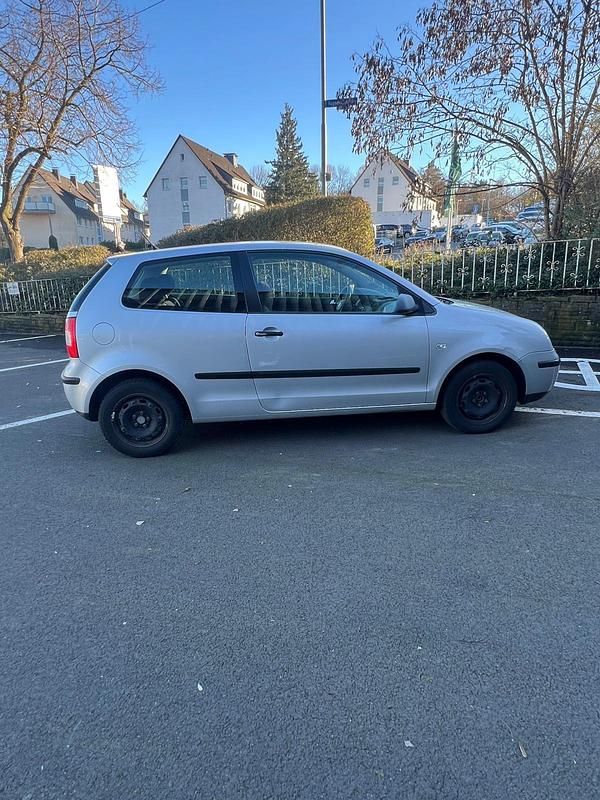 Gebraucht VW Polo 65 PS (47 kW) 2002 Silber Kleinwagen