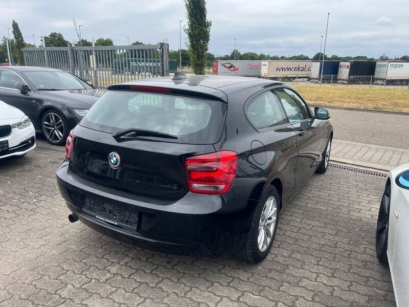 Gebraucht BMW 118 Urban Line 170 PS (125 kW) 2012 Schwarz Kleinwagen